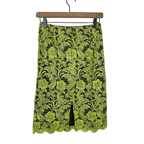 Carlisle | Green Floral & Paisley Lace Silk Lined Sleeveless Top Skirt Set - Picture 8 of 15